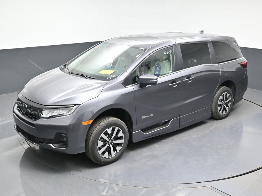 Grey Honda Odyssey image number 20