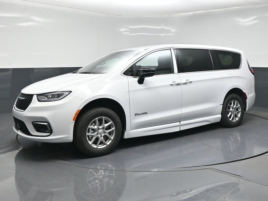 White Chrysler Pacifica image number 2