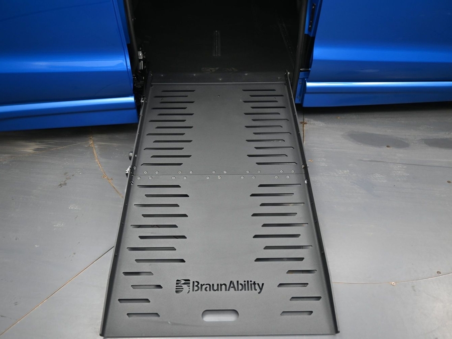 New 2027 Chrysler Pacifica Select Sport - BraunAbility Side Entry Fold Out Automatic Ramp