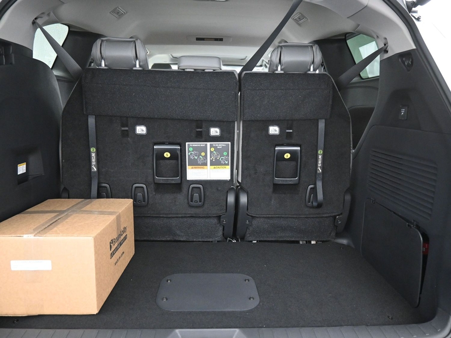 New 2025 Toyota Sienna Hybrid XLE Plus - BraunAbility Side Entry Entry Fold Out Automatic Ramp