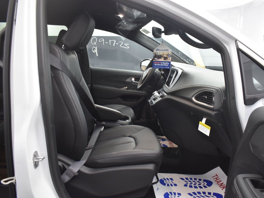 New 2025 Chrysler Pacifica Select Safety - BraunAbility Rear Entry Entry Fold Out Manual Ramp