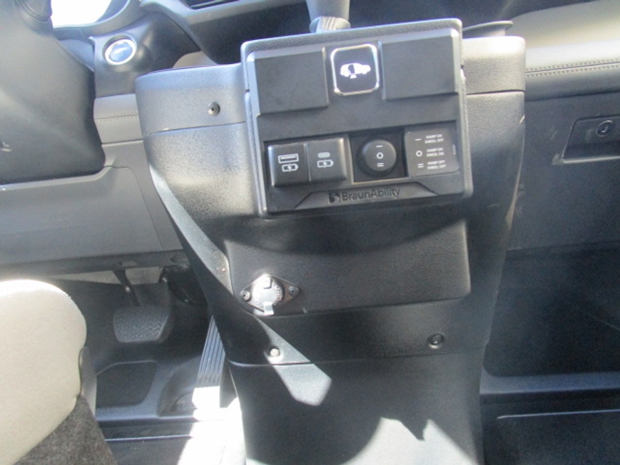 Used 2024 Toyota Sienna Hybrid LE Base - BraunAbility Side Entry Fold Out Automatic Ramp
