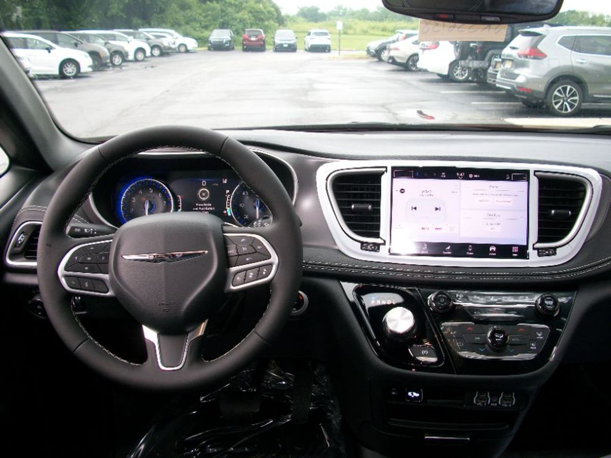 Red Chrysler Pacifica image number 9