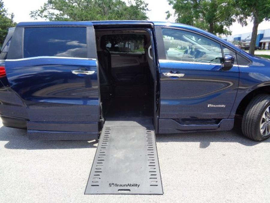 Used 2024 Honda Odyssey EX-L - BraunAbility Side Entry Entry In Floor Automatic Ramp
