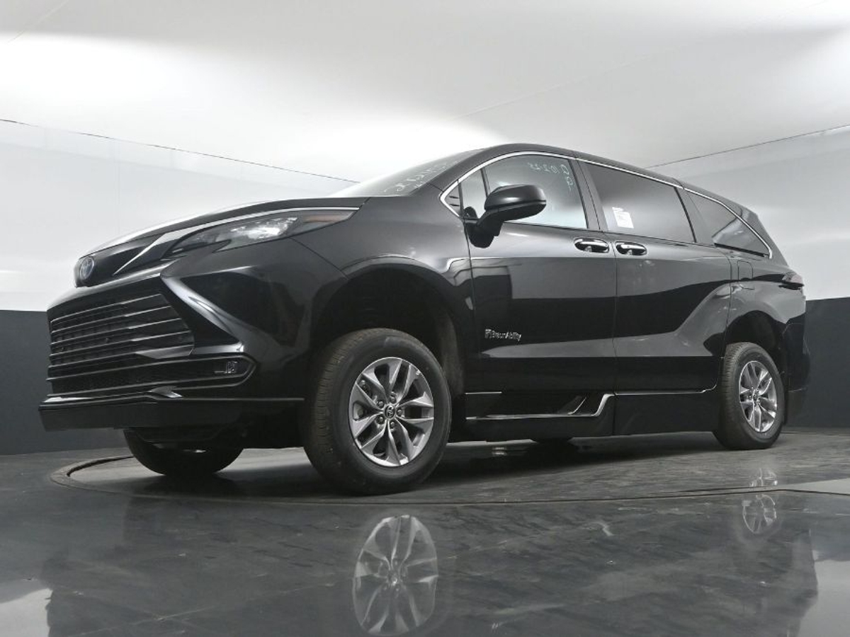 2025 TOYOTA SIENNA - Image 20