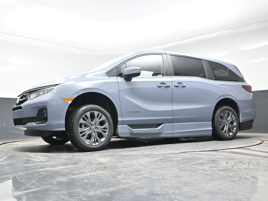 New 2026 Honda Odyssey Touring - BraunAbility Side Entry In Floor Automatic Ramp