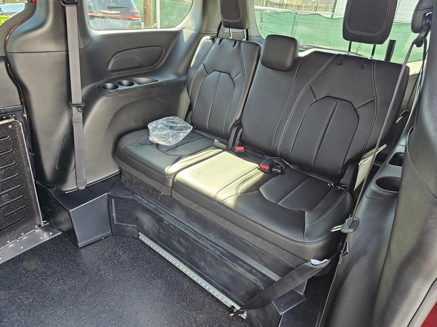 Red Chrysler Pacifica image number 8