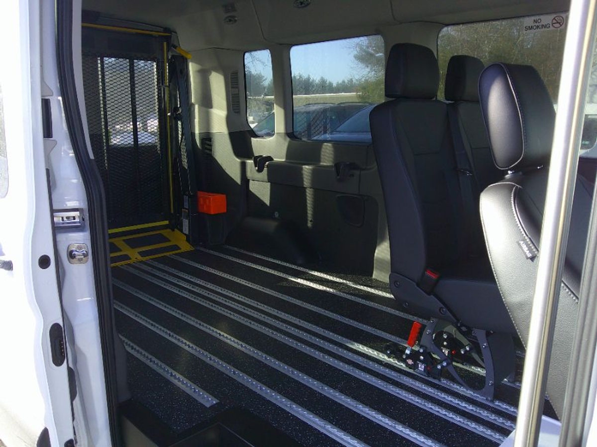 White Ford T350 image number 12