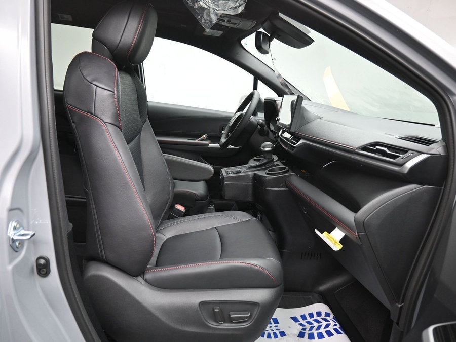 New 2026 Toyota Sienna Hybrid XSE Sport - BraunAbility Side Entry Entry Fold Out Automatic Ramp