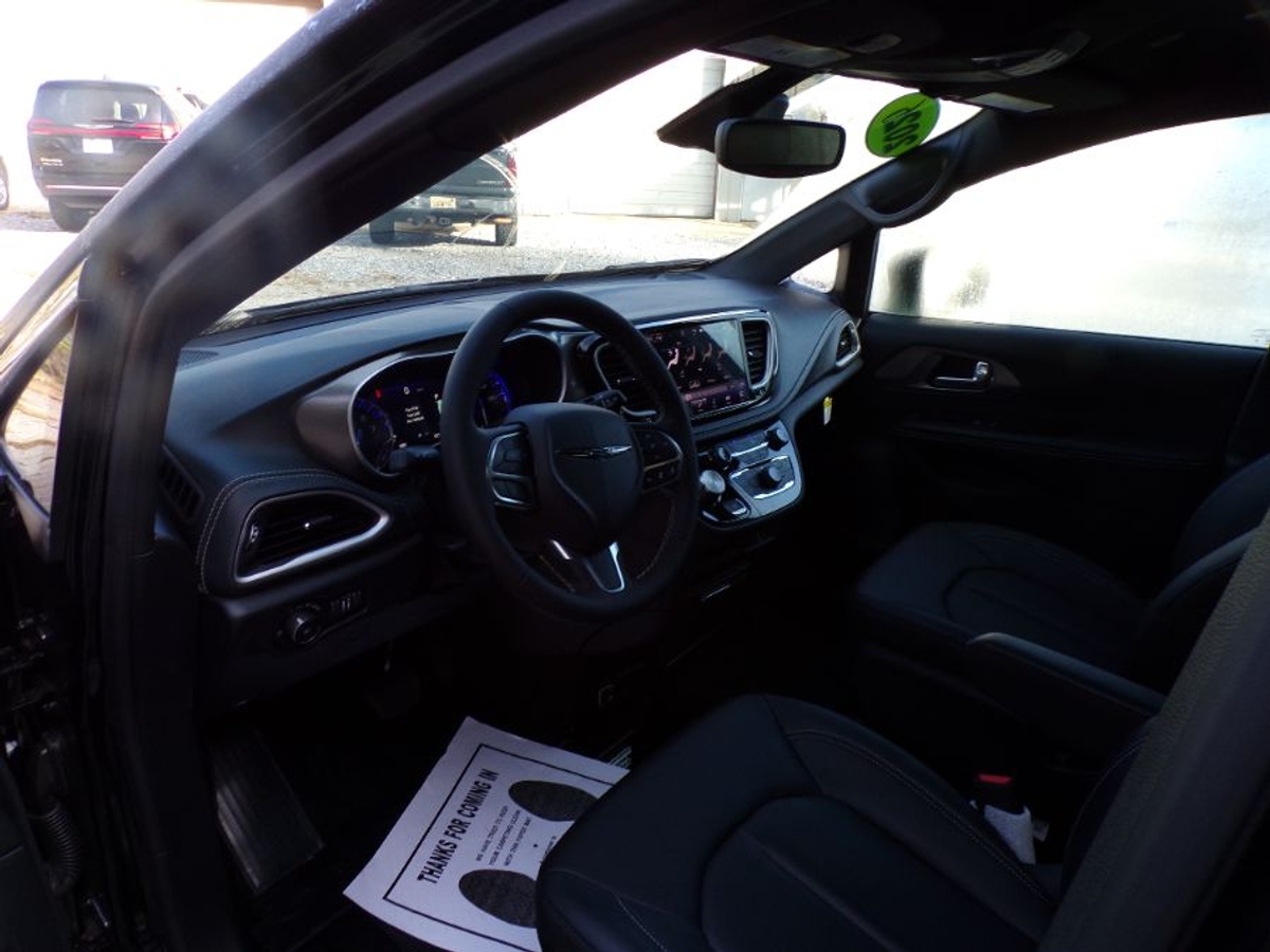 2026 CHRYSLER PACIFICA - Image 15