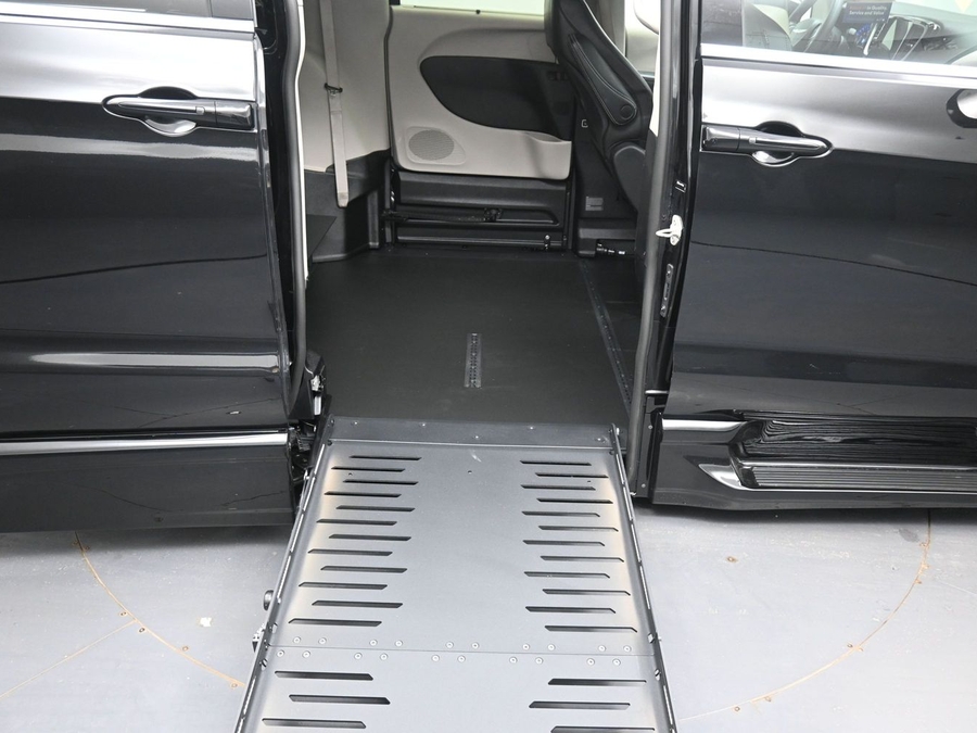 Used 2024 Chrysler Pacifica Touring L - BraunAbility Side Entry Fold Out Automatic Ramp