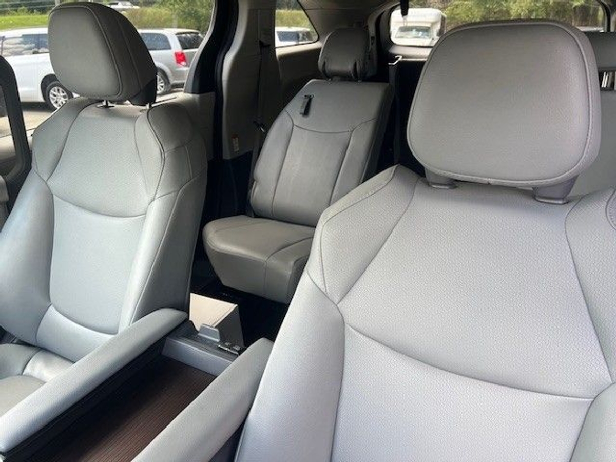 2024 TOYOTA SIENNA - Image 15