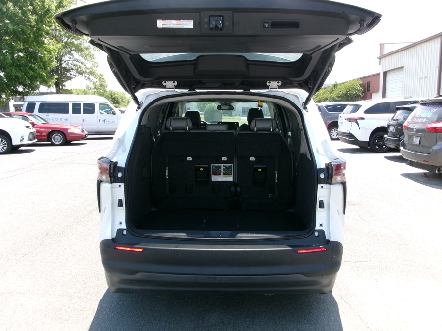 2023 Toyota Sienna XLE - Photo 21