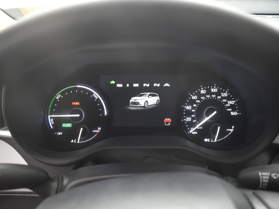 New 2025 Toyota Sienna Hybrid LE - BraunAbility Side Entry Entry Fold Out Automatic Ramp