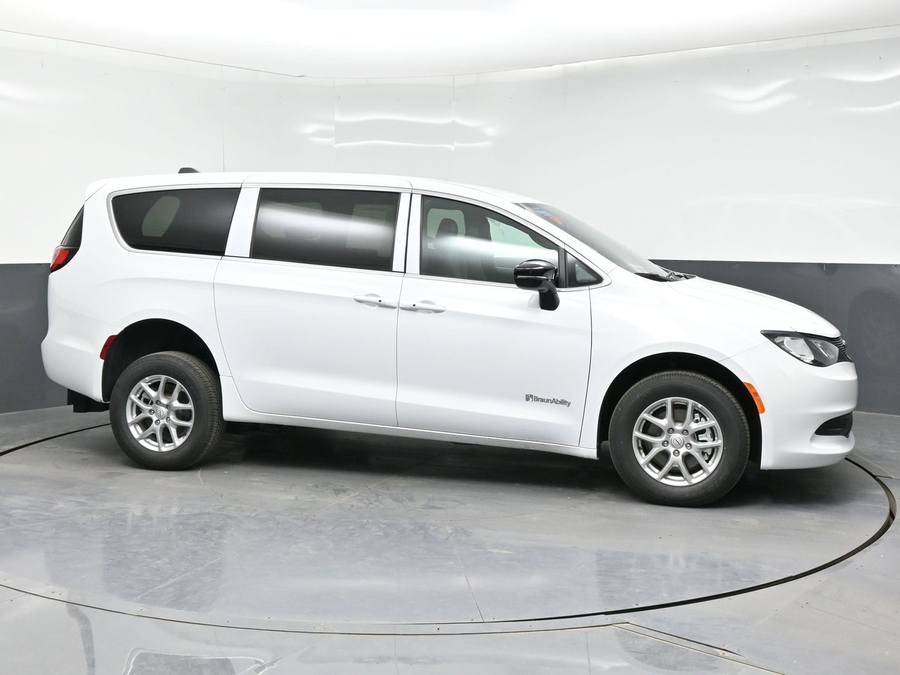 New 2026 Chrysler Voyager LX - BraunAbility Rear Entry Entry Fold Out Manual Ramp