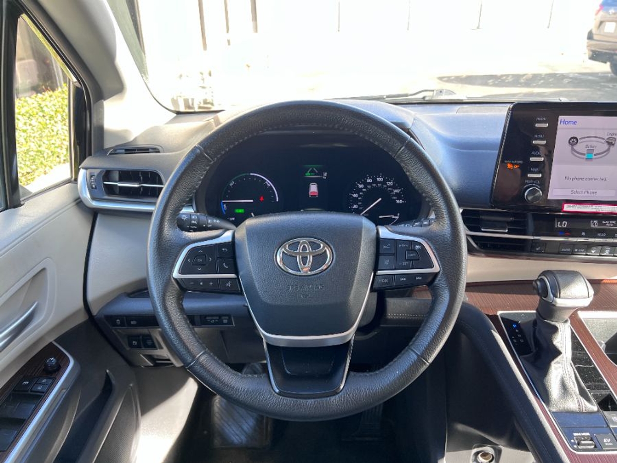2024 TOYOTA SIENNA - Image 10