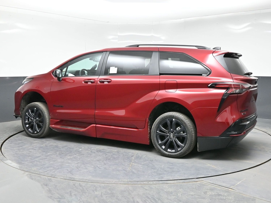 New 2026 Toyota Sienna Hybrid XSE Sport - BraunAbility Side Entry Entry Fold Out Automatic Ramp