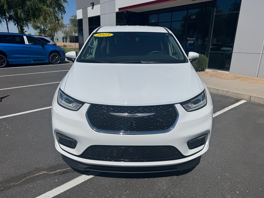 Used 2023 Chrysler Pacifica Touring L Safety - BraunAbility Side Entry Entry In Floor Automatic Ramp