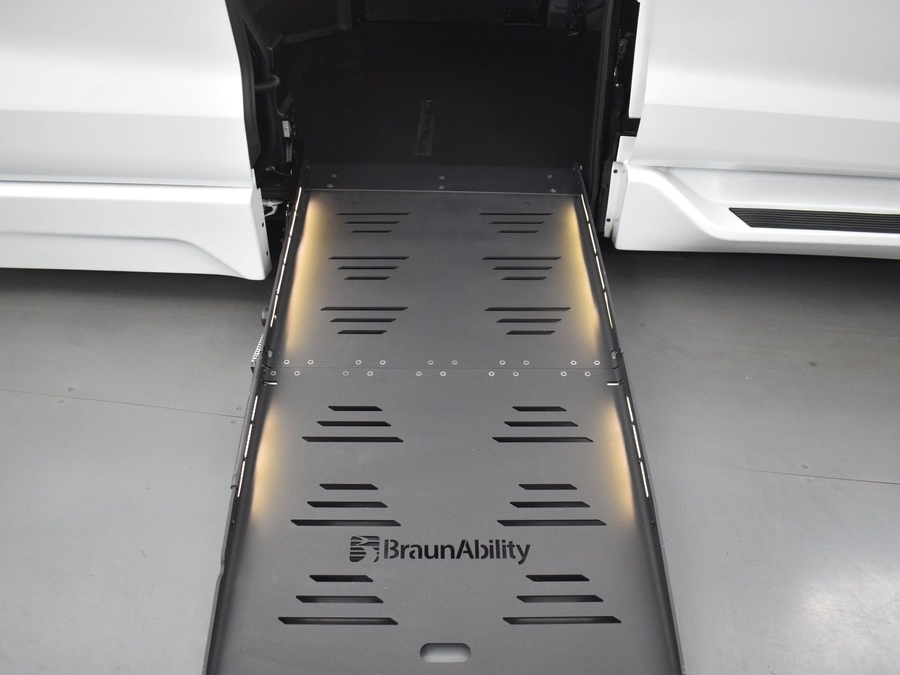 New 2025 Toyota Sienna Hybrid XLE Plus - BraunAbility Side Entry Entry Fold Out Automatic Ramp