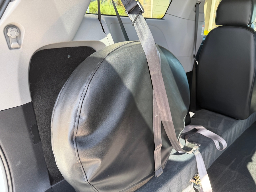 Used 2015 Toyota Sienna SE - Freedom Rear Entry Fold Out Automatic Ramp