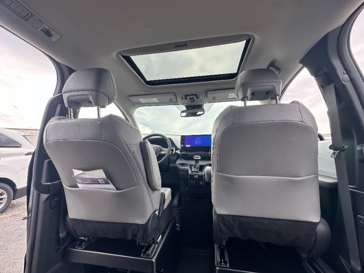 2025 TOYOTA SIENNA - Image 20