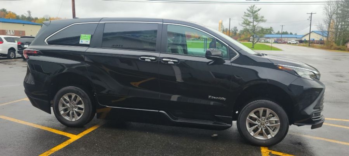 2025 TOYOTA SIENNA - Image 13