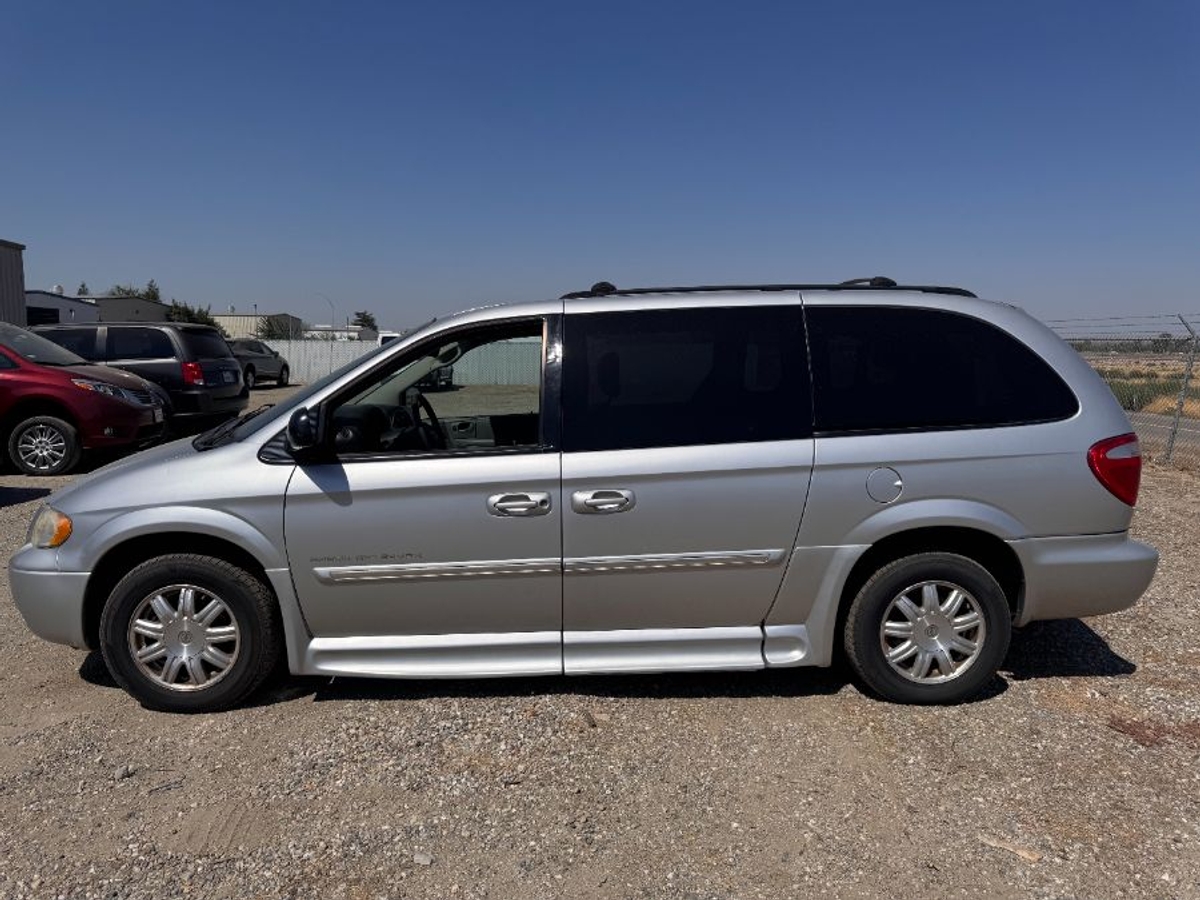 2007 CHRYSLER TOWN AND COUNTRY - Image 8