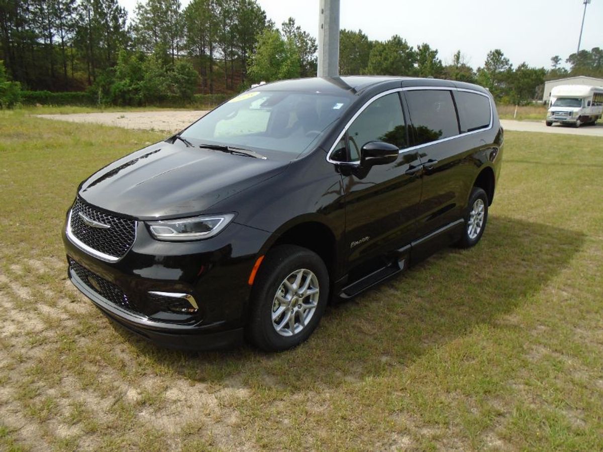 Número de imagen Chrysler Pacifica negro 14