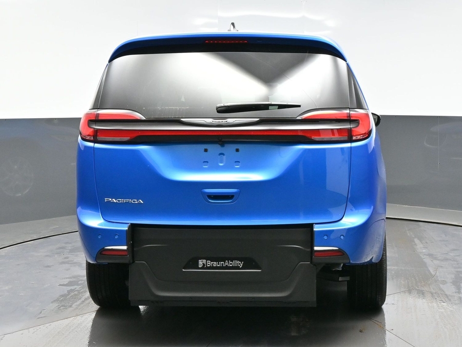 Blue Chrysler Pacifica image number 2