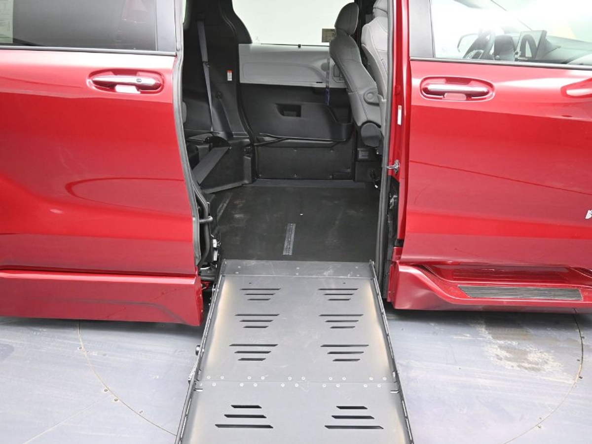 2025 TOYOTA SIENNA - Image 15
