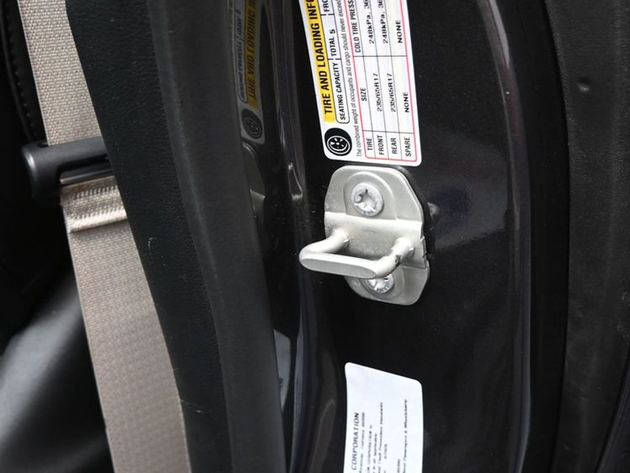 Used 2023 Chrysler Pacifica Touring L - BraunAbility Side Entry Fold Out Automatic Ramp