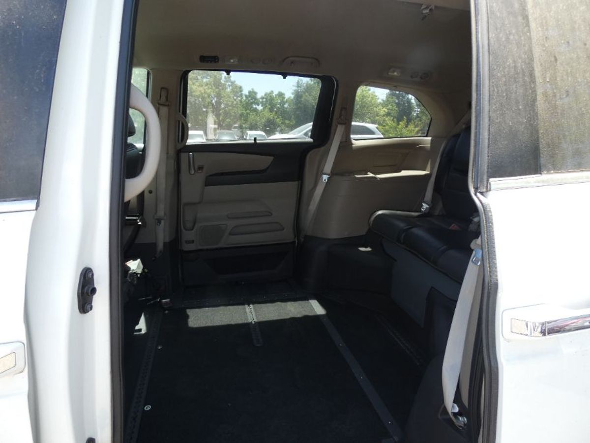  Honda Odyssey image number 2