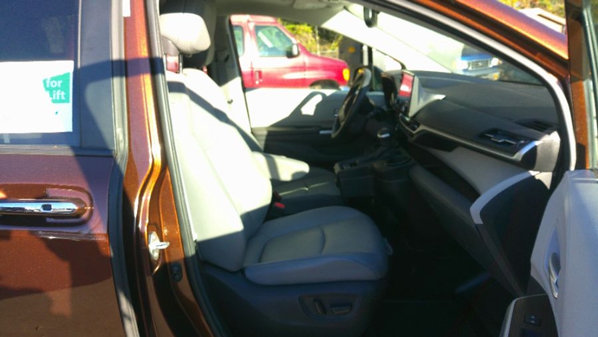 2023 TOYOTA SIENNA - Image 8