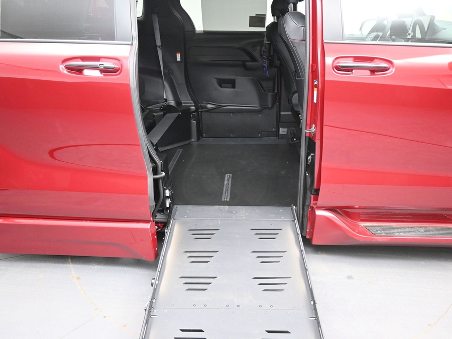 New 2026 Toyota Sienna Hybrid XSE Sport - BraunAbility Side Entry Entry Fold Out Automatic Ramp