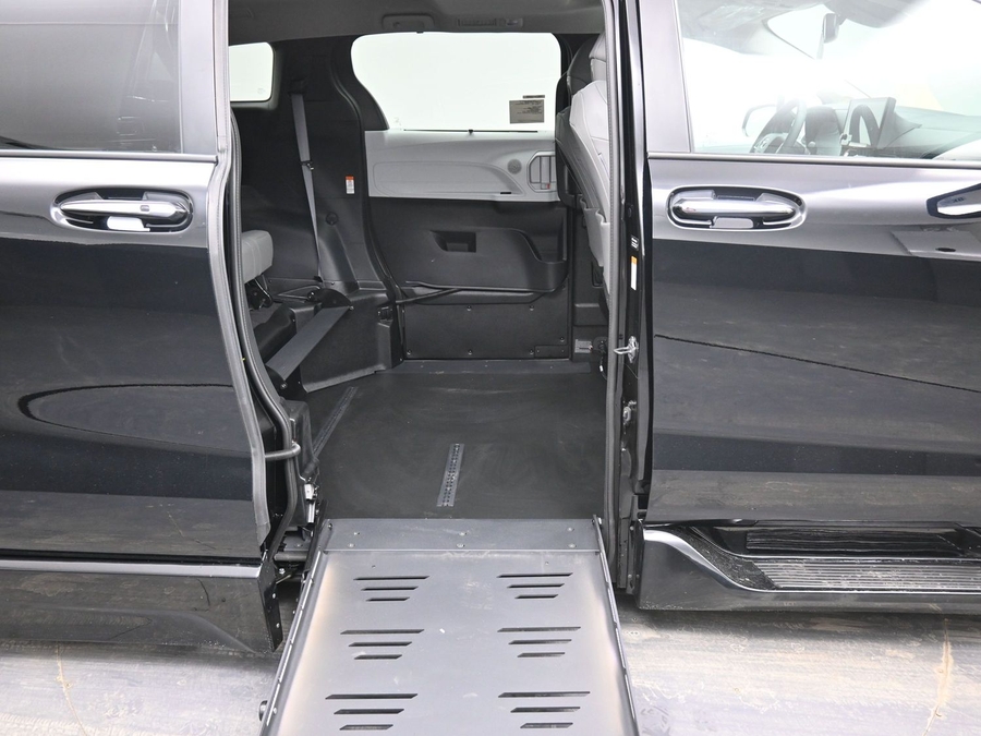 Black Toyota Sienna image number 11