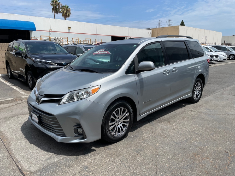 Used 2019 Toyota Sienna XLE - BraunAbility Rear Entry Fold Out Automatic Ramp