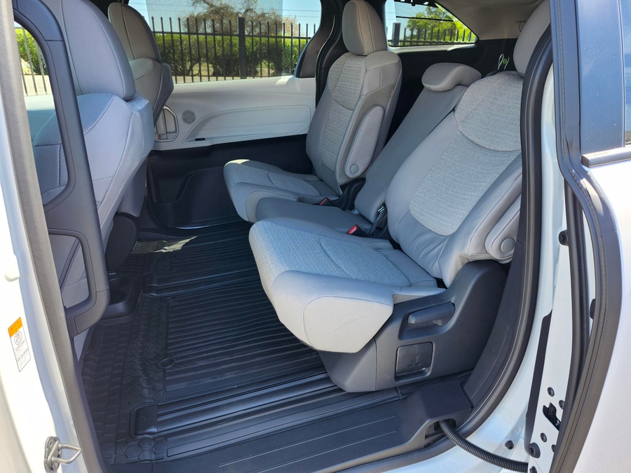 New 2026 Toyota Sienna Hybrid LE - Vantage Mobility Commercial Rear Entry Fold Out Manual Ramp