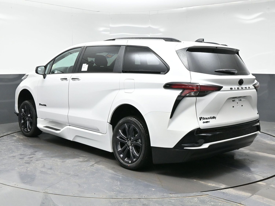 New 2026 Toyota Sienna Hybrid XSE Sport - BraunAbility Side Entry In Floor Automatic Ramp