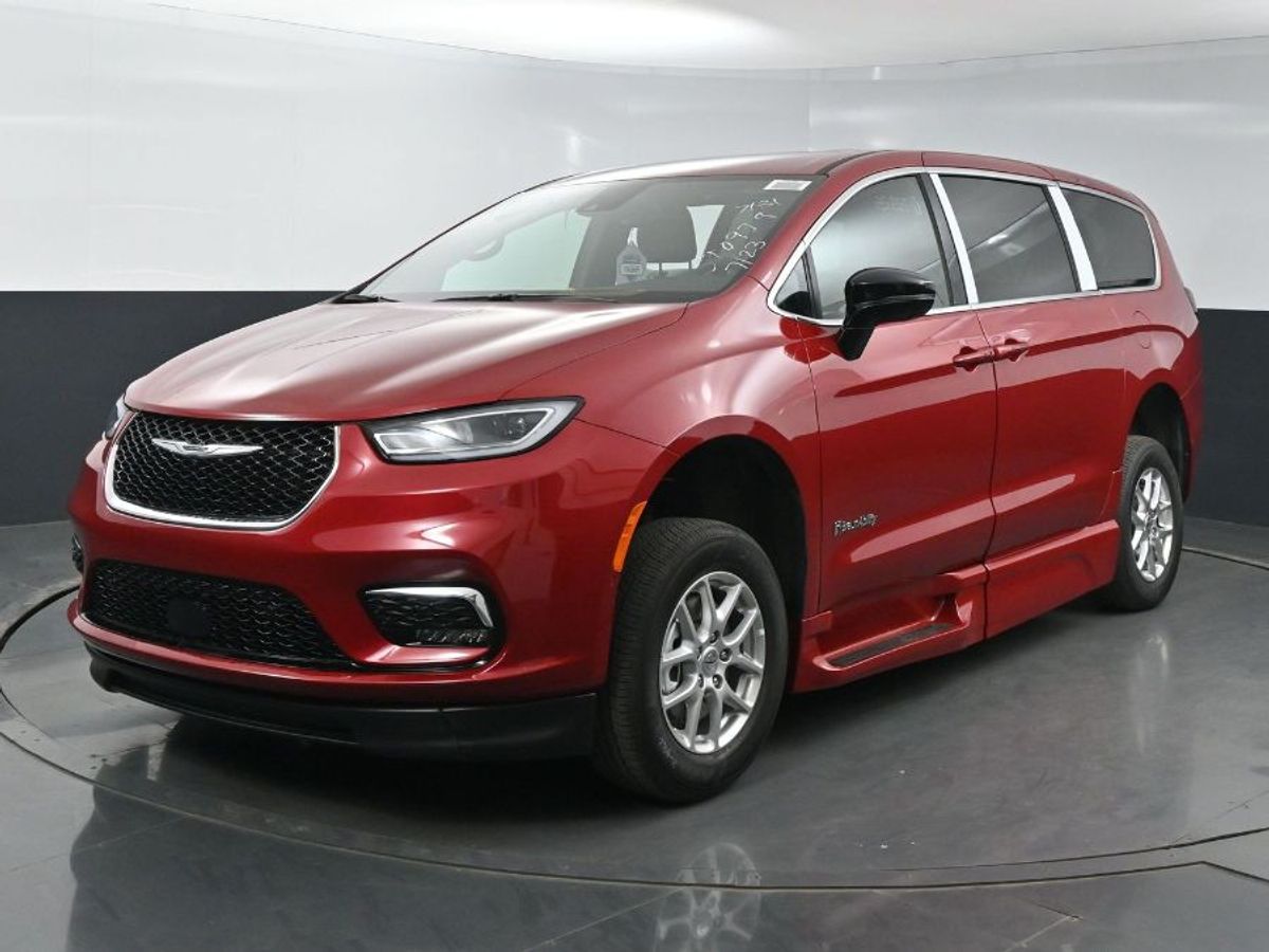 2025 CHRYSLER PACIFICA - Image 4