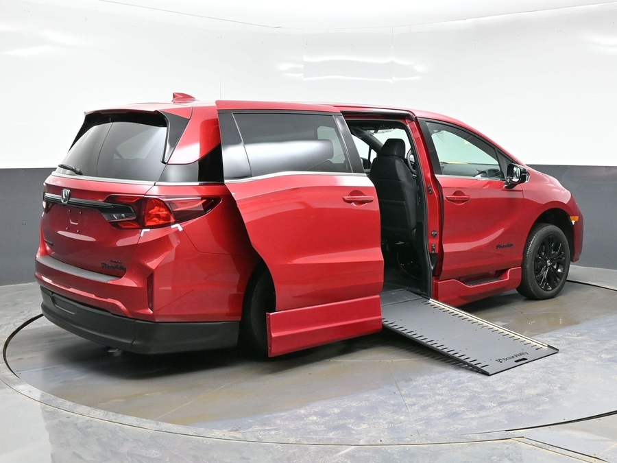 New 2026 Honda Odyssey Sport - BraunAbility Side Entry Entry In Floor Automatic Ramp