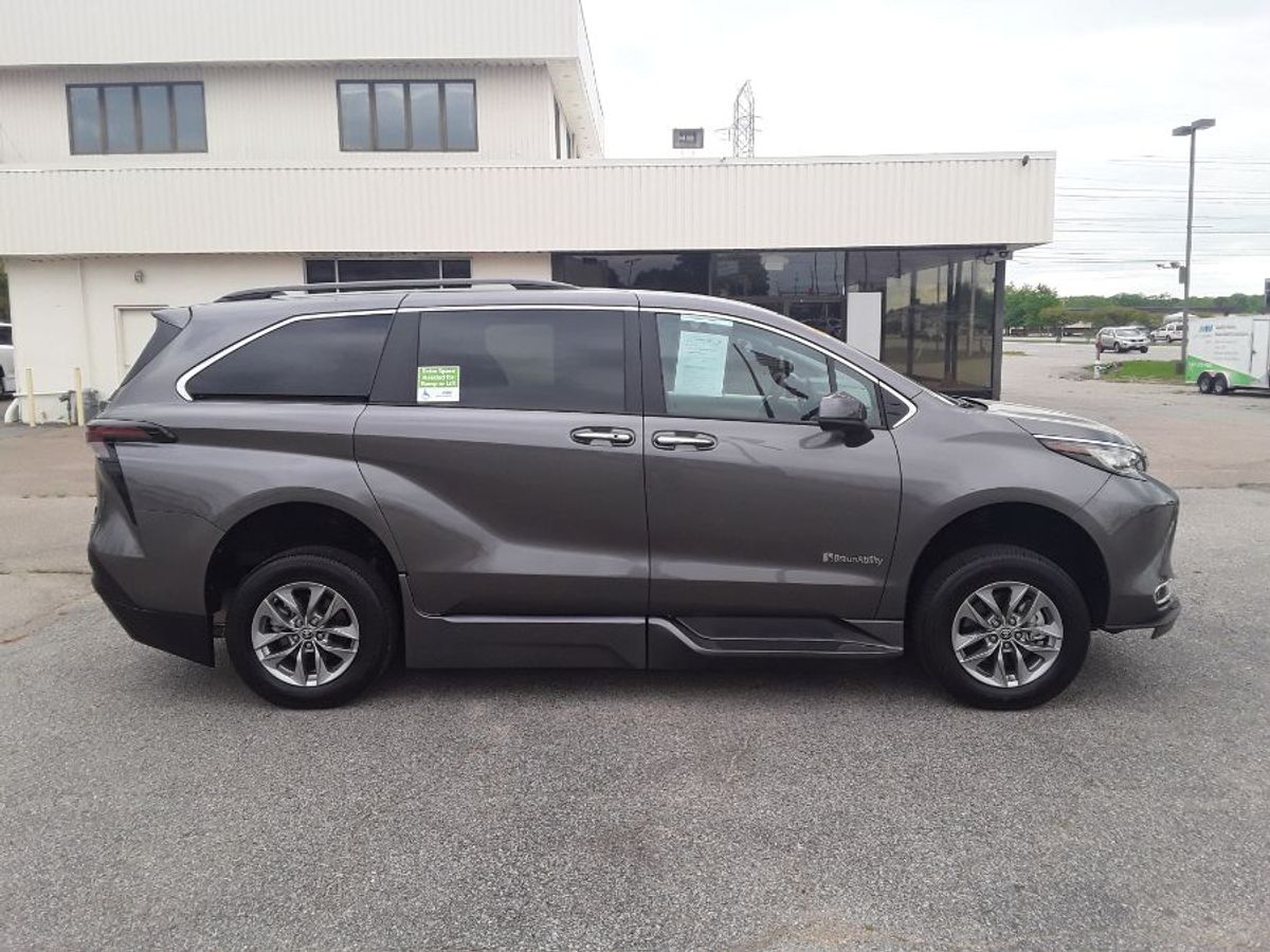 2023 TOYOTA SIENNA - Image 20