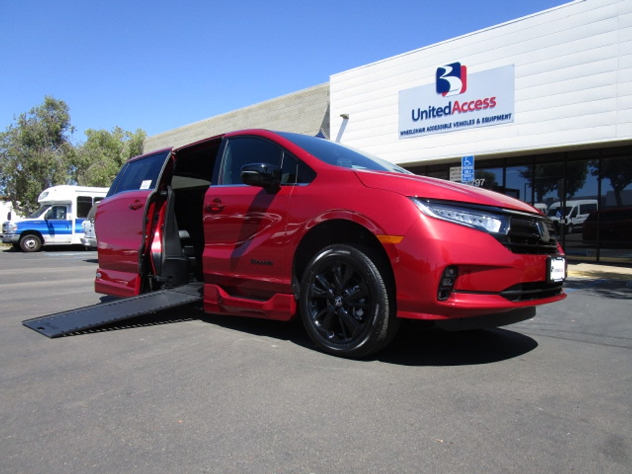 New 2026 Honda Odyssey Sport - BraunAbility Side Entry In Floor Automatic Ramp