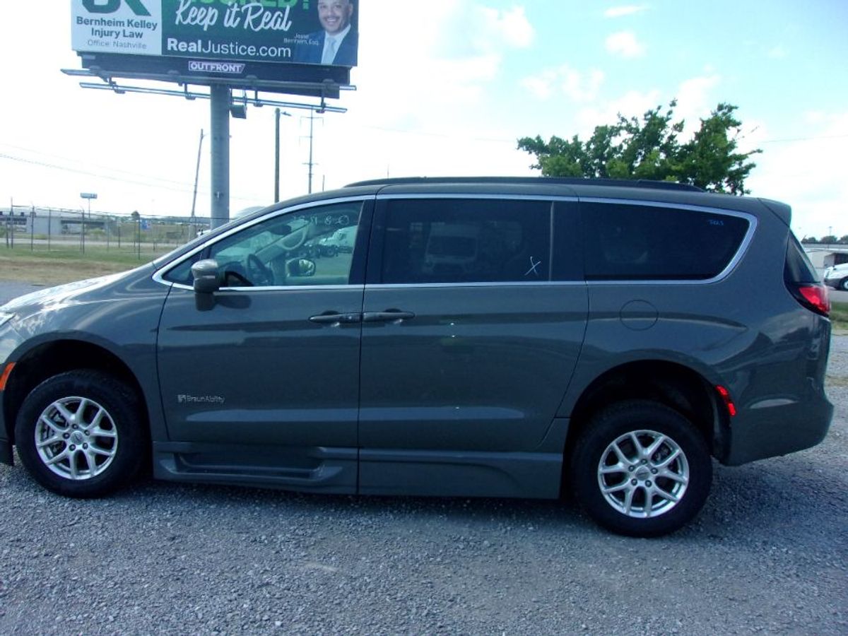 2022 CHRYSLER PACIFICA - Image 10