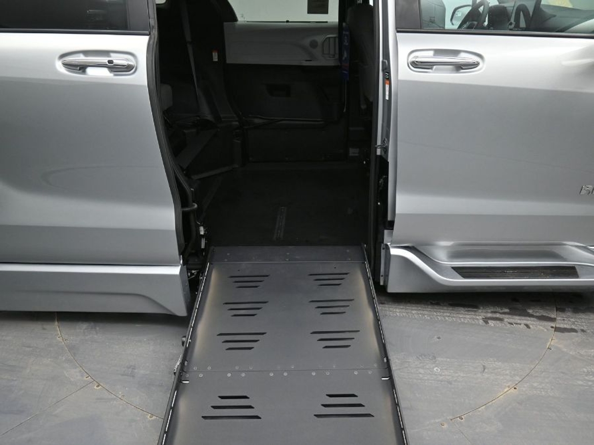 2025 TOYOTA SIENNA - Image 12