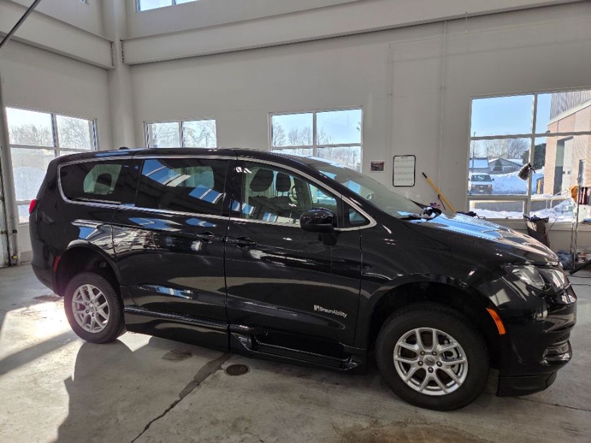 2023 CHRYSLER VOYAGER - Image 3