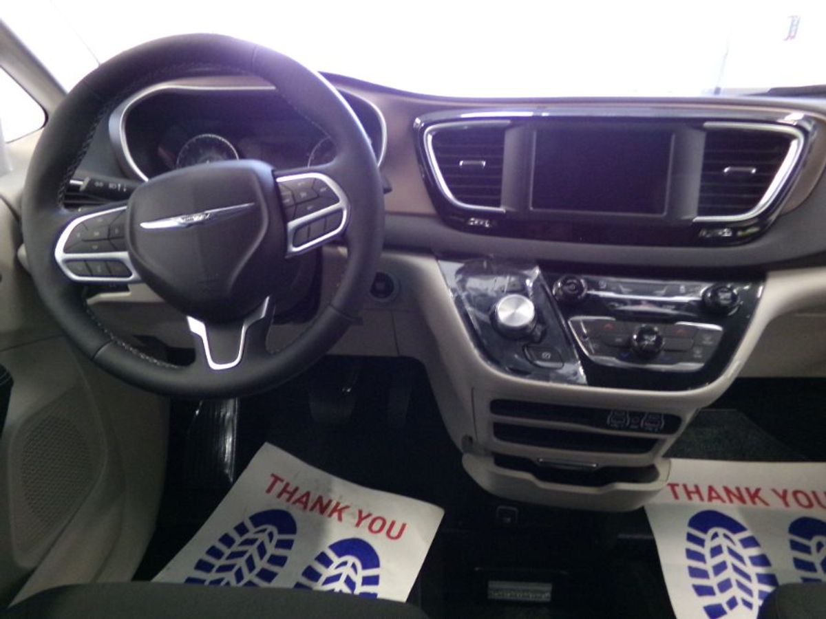 2024 CHRYSLER VOYAGER - Image 6