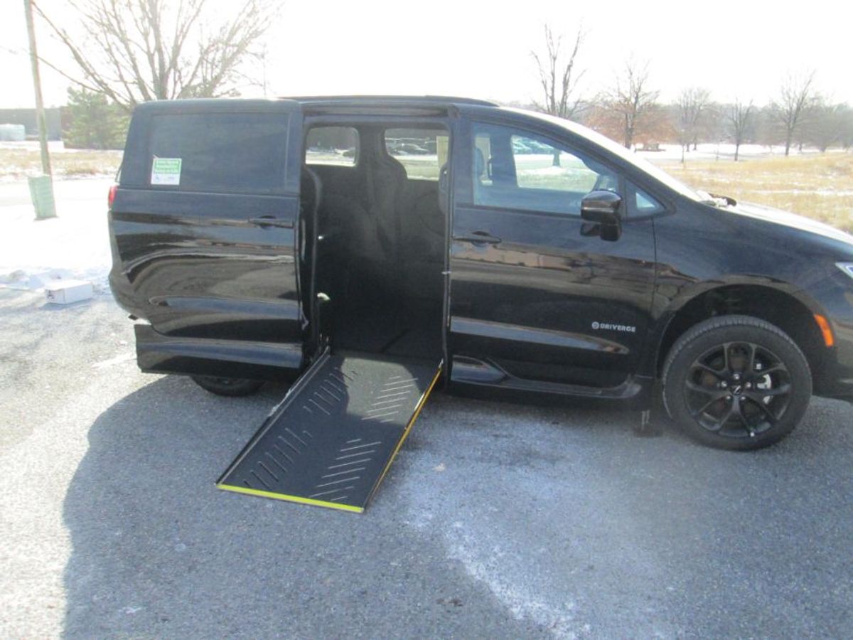 Black Chrysler Pacifica with Side Entry Automatic Fold Out ramp