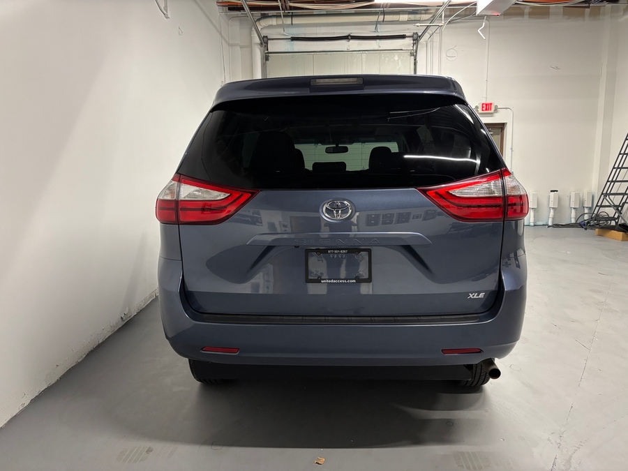 Used 2015 Toyota Sienna XLE - VMI Side Entry In Floor Automatic Ramp