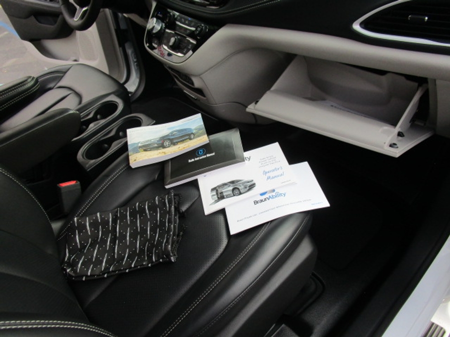 Used 2023 Chrysler Pacifica Touring L Safety - BraunAbility Side Entry Entry In Floor Automatic Ramp