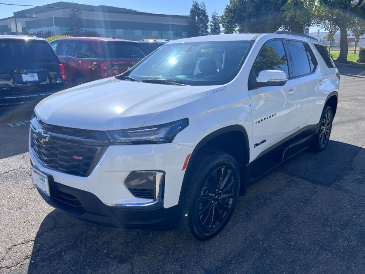 2023 CHEVROLET TRAVERSE - Image 3